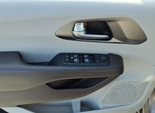 
								Chrysler Pacifica full									