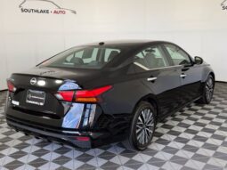 
										Nissan Altima full									