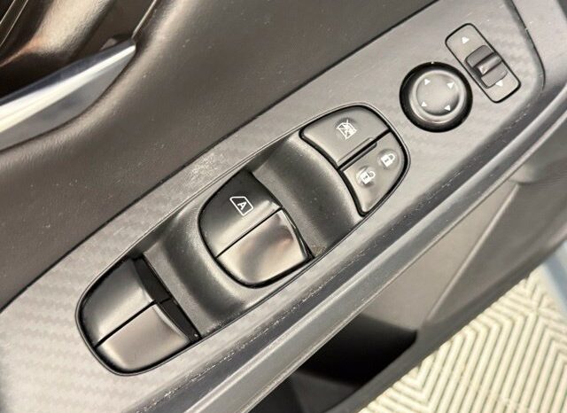 
								Nissan Sentra full									