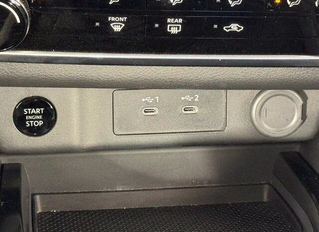
								Nissan Rogue full									