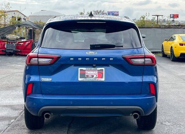 
								Ford Escape full									