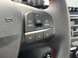 
										Ford Escape full									