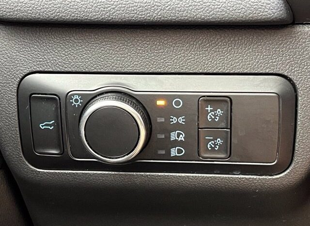 
								Ford Escape full									