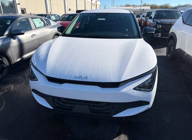 
								Kia EV6 full									