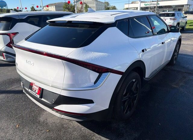 
								Kia EV6 full									