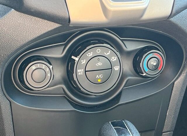 
								Ford Fiesta full									