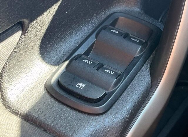 
								Ford Fiesta full									