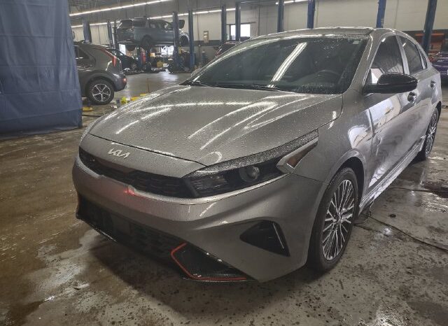 
								Kia Forte full									