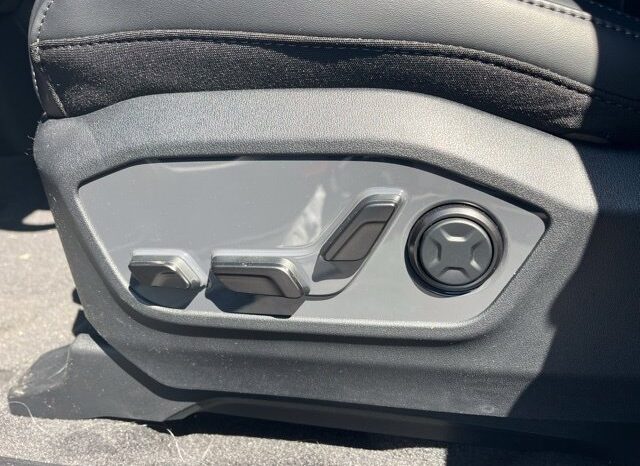 
								Kia Telluride Hybrid full									
