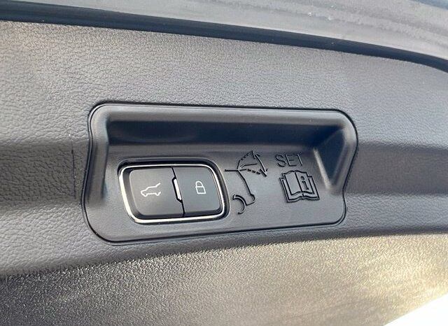 
								Ford Explorer full									