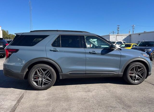 
								Ford Explorer full									