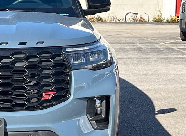 
								Ford Explorer full									