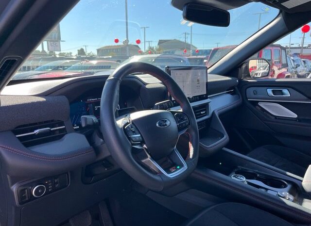 
								Ford Explorer full									