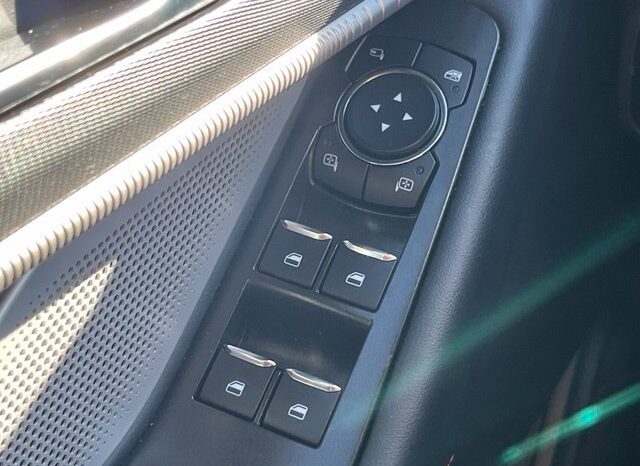 
								Ford Explorer full									