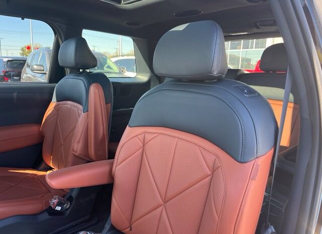 
								Kia Telluride Hybrid full									