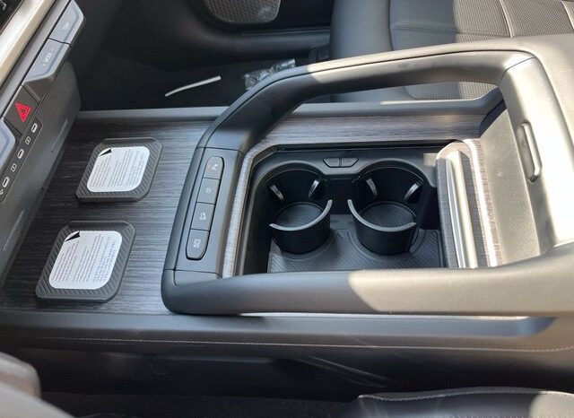 
								Kia Telluride Hybrid full									