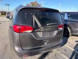 
										Chrysler Pacifica full									