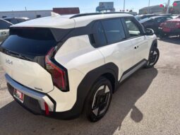 
										Kia EV3 full									