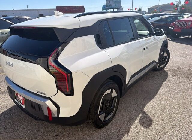 
								Kia EV3 full									