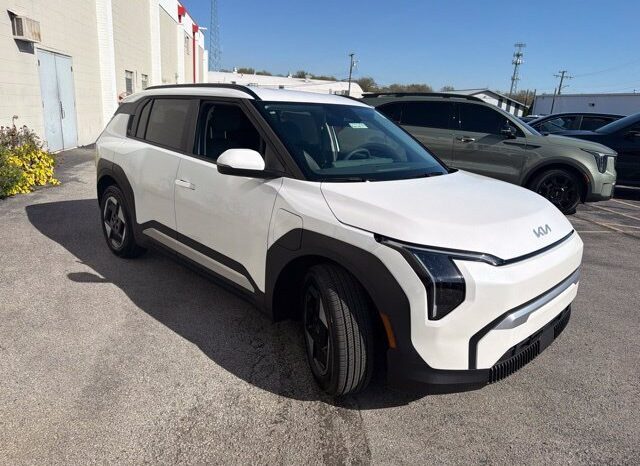 
								Kia EV3 full									