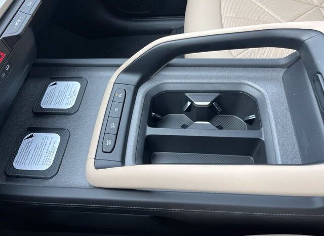 
								Kia Telluride Hybrid full									