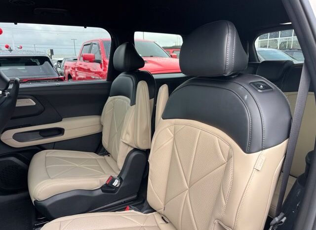 
								Kia Telluride Hybrid full									