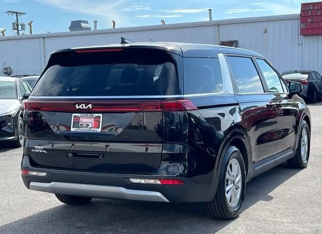
								Kia Carnival full									