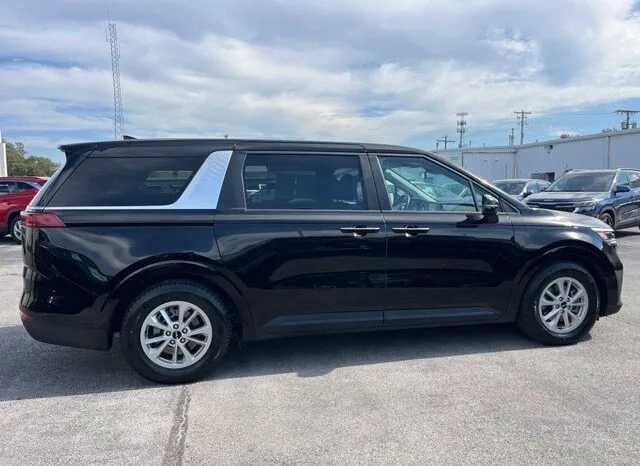 
								Kia Carnival full									