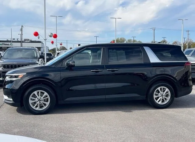
								Kia Carnival full									