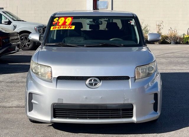 
								Scion xB full									