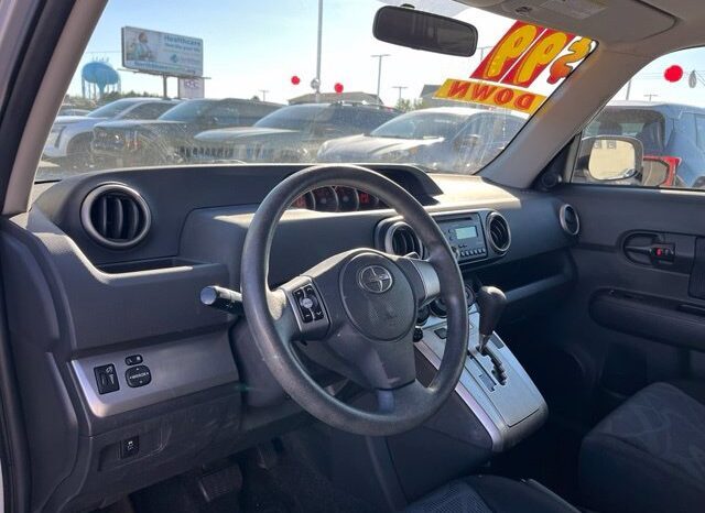 
								Scion xB full									