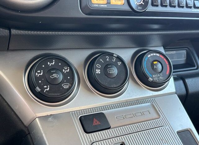 
								Scion xB full									