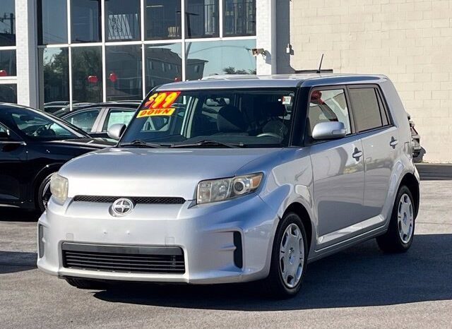 
								Scion xB full									