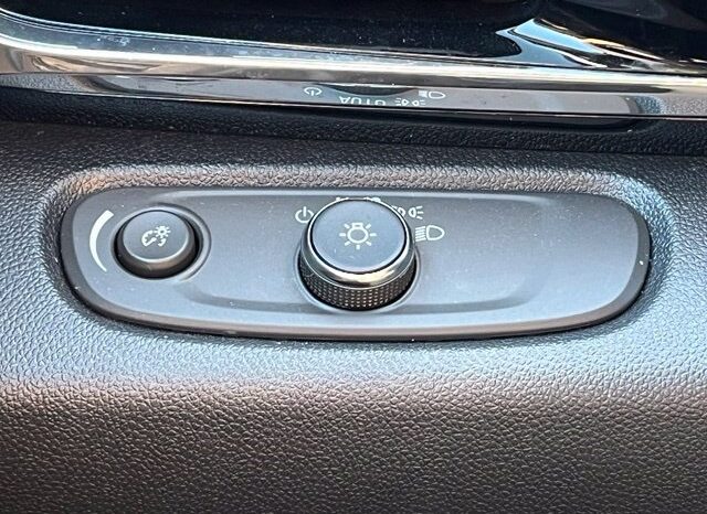 
								Buick Envista full									