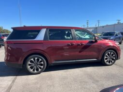 
										Kia Carnival full									