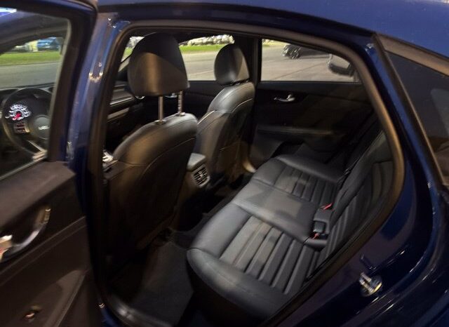 
								Kia Forte full									