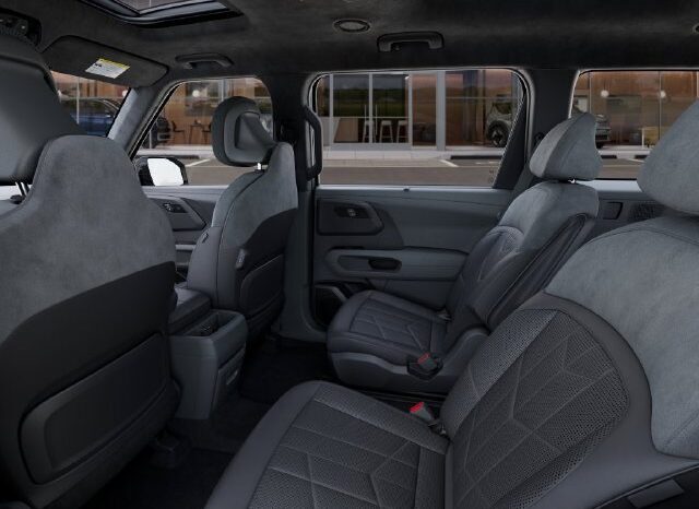 
								Kia Telluride full									