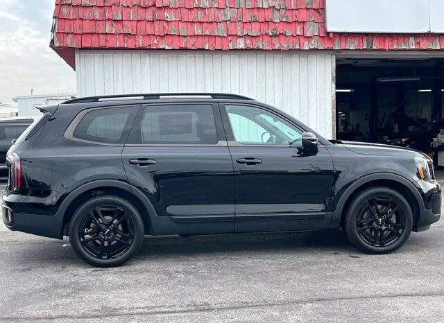 
								Kia Telluride full									