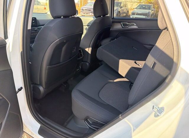 
								Kia Sportage Hybrid full									