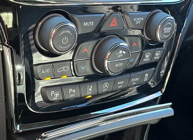 
								Jeep Grand Cherokee full									