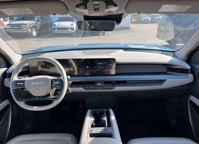
								Kia EV9 full									
