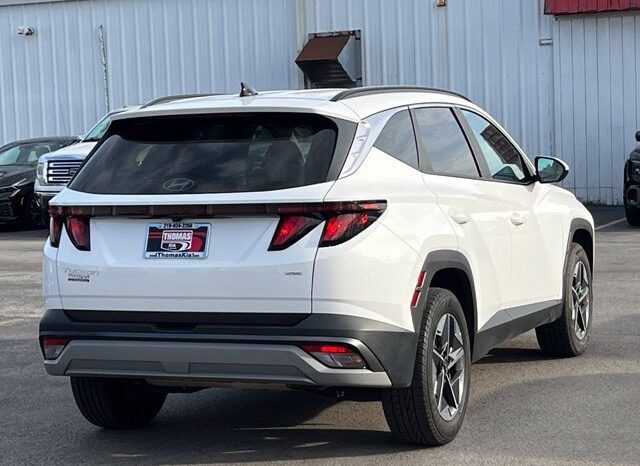 
								Hyundai Tucson full									