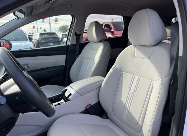 
								Hyundai Tucson full									