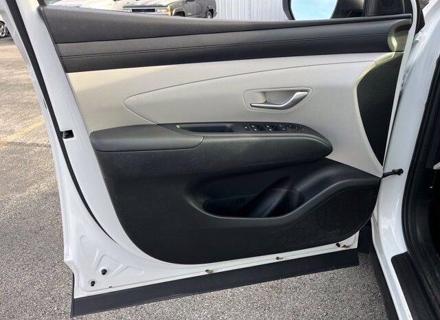 
								Hyundai Tucson full									