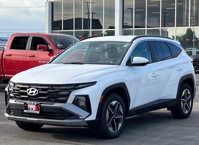 
								Hyundai Tucson full									