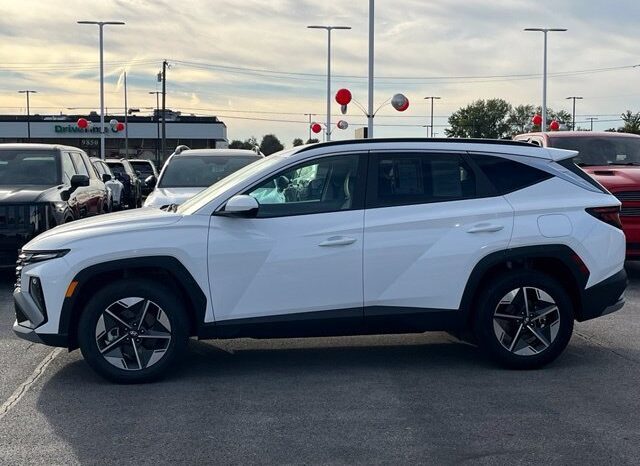 
								Hyundai Tucson full									