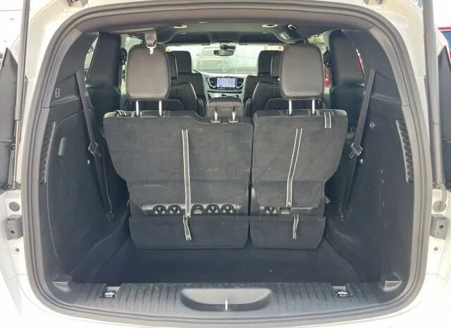 
								Chrysler Pacifica full									