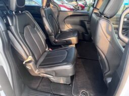 
										Chrysler Pacifica full									