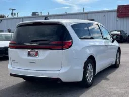 
										Chrysler Pacifica full									