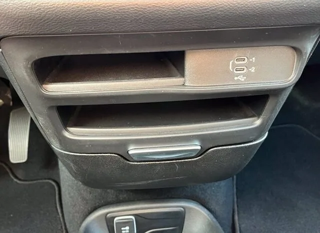 
								Chrysler Pacifica full									